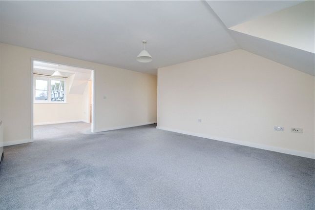 15, Farriers Court, West Yorkshire photo 3