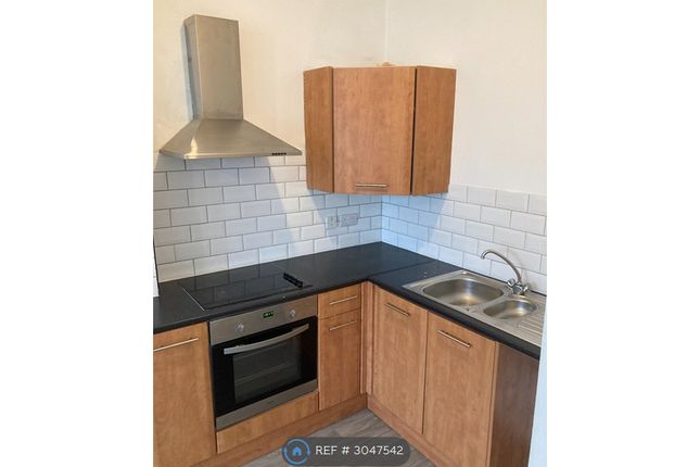 Flat, Ty Naba Down Street Clydach, Clydach, Swansea photo 2