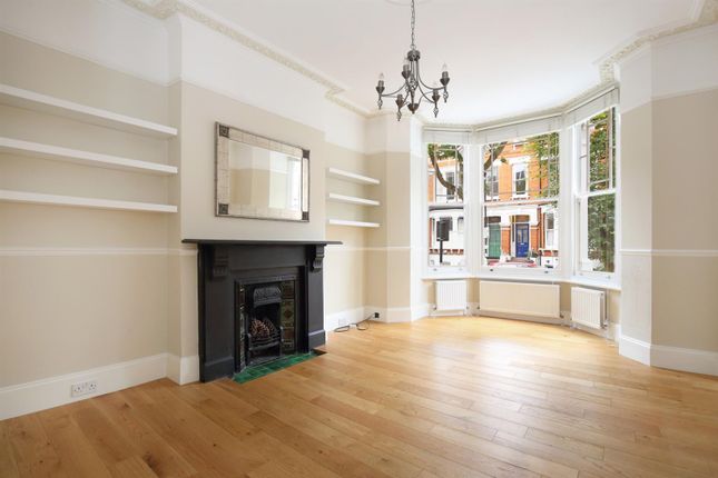 Flat to rent in Sotheby Road, London