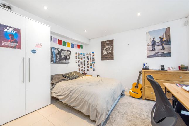 Mews house to rent in Beaumont Mews, Kentish Town