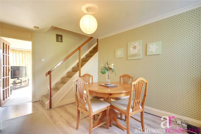 172, Holtwhites Hill, Middlesex photo 2