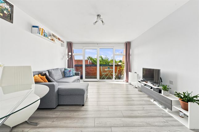 Flat 82, Knightthorpe Court, Burns Road, Loughborough photo 4
