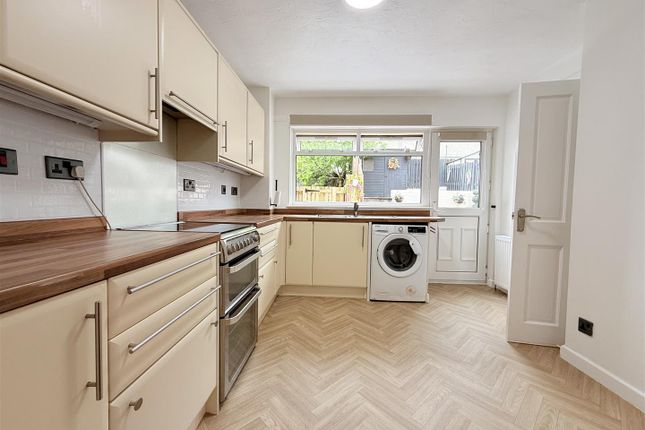 8, Freelands  Crescent, Glasgow photo 3