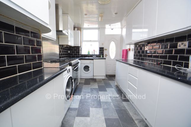 Brudenell Avenue, Hyde Park photo 2