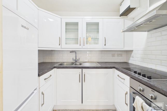 Flat 6, Rose Court St. Cyriacs, Chichester photo 2