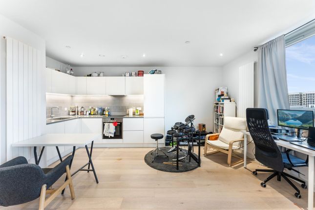 Studio for sale in Corsair House, Royal Wharf, London