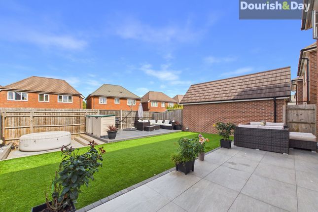 7 Northburgh Avenue, Stafford photo 4