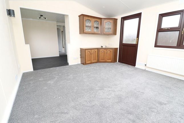 Mobile/park home for sale in Torksey Lock, Lincoln