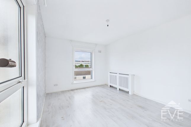 Flat 12, 12, Green Street, Clydebank photo 4