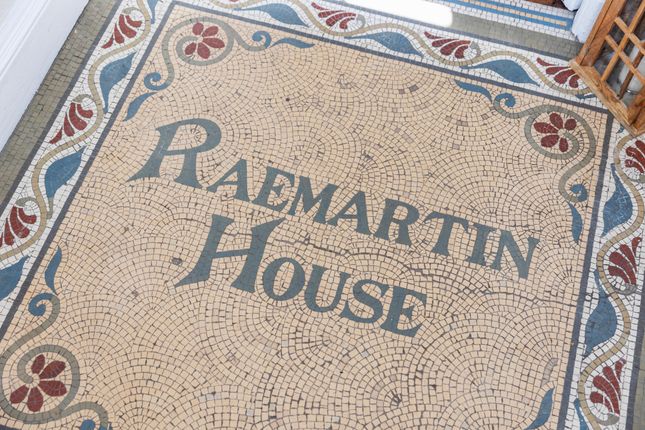 Raemartin House, Raemartin Square, West Linton photo 2
