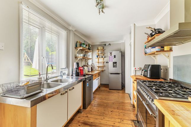19, Basingstoke Road, Alton photo 5