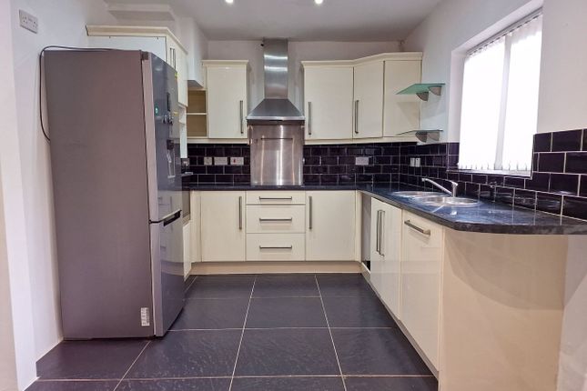 27, Fitzroy Road, Blackpool photo 4