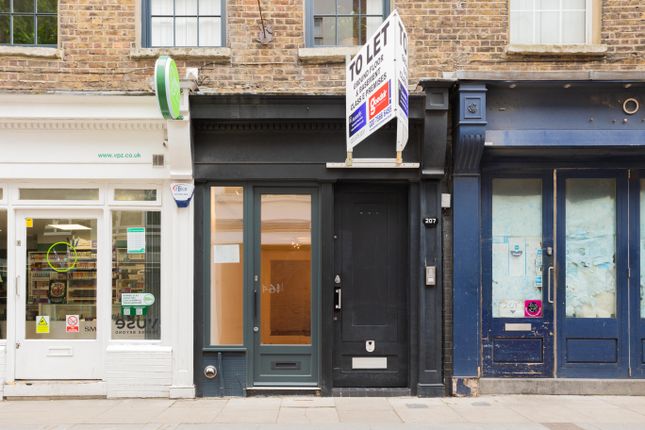 Retail premises to let in Whitecross Street, London