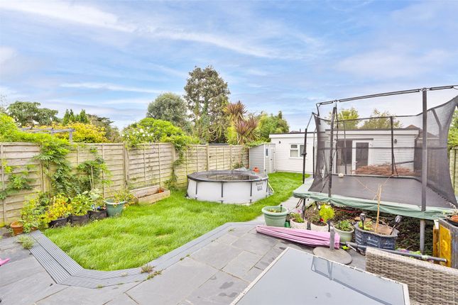 24, Mersham Gardens, Worthing photo 4