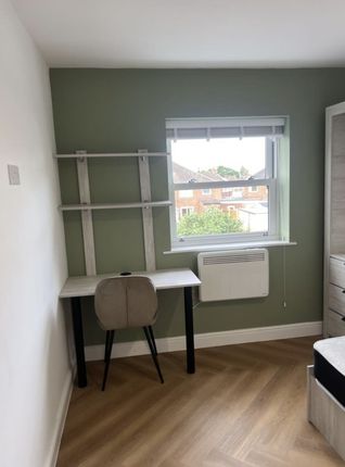 Flat 4, 195 Derby Road, Loughborough photo 4