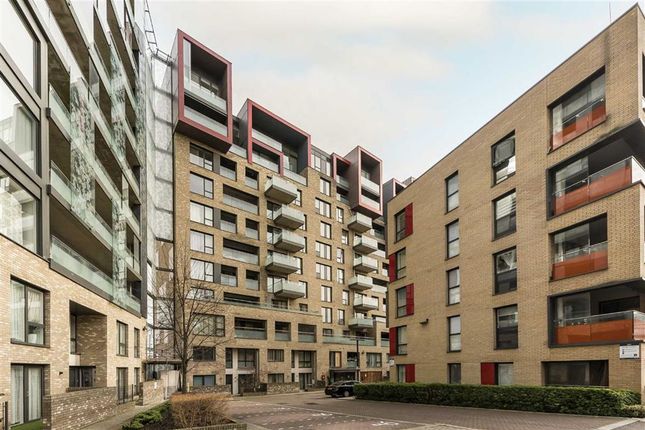 Thumbnail Flat to rent in Peartree Way, London