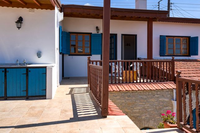 Country house for sale in Erenes Street, Anogyra, Limassol, Cyprus