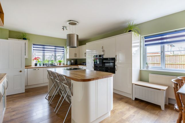 1, Orchard Close, Henley-On-Thames photo 4