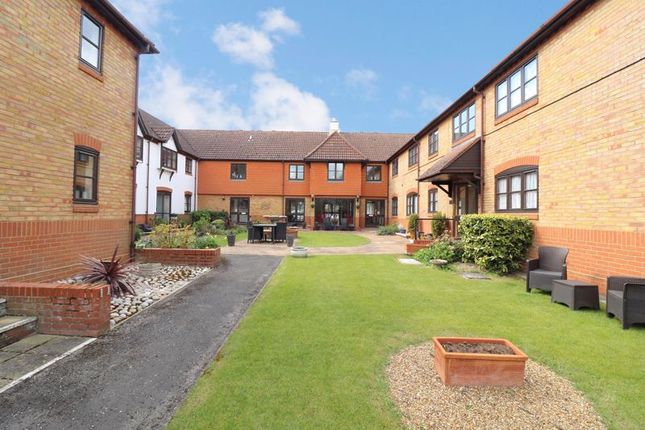 Flat for sale in Roberts Court, Chelmsford