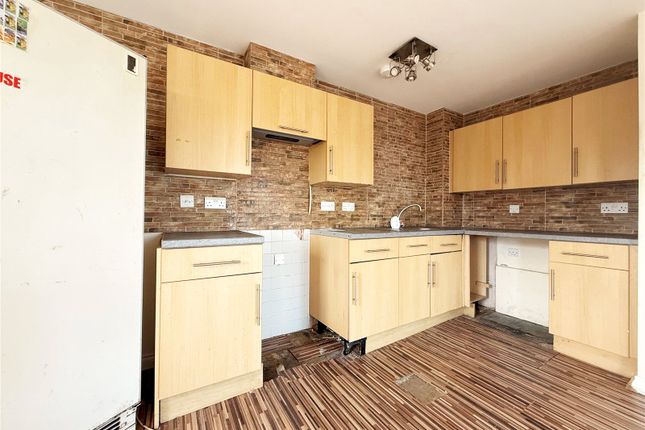 Flat 7, 2, Brickfield Close, Suffolk photo 4