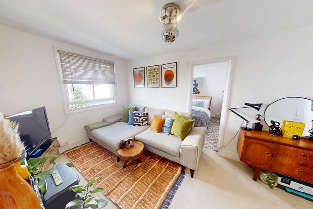 Flat 2 , 37, Holland Mews, Hove photo 4