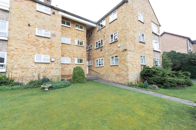 Thumbnail Flat to rent in Cornwall Road, Uxbridge, Middlesex