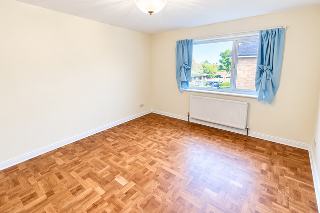 Charter Court, Linden Grove, New Malden photo 3