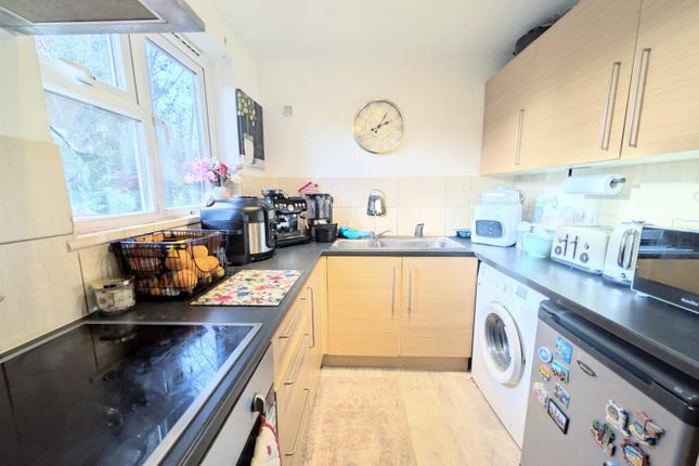 14, Boveney Close, Slough photo 4
