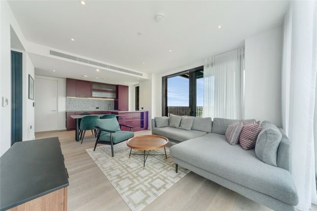 Flat to rent in Embassy Gardens, 1 Viaduct Gardens, London