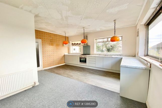 Thumbnail Bungalow to rent in Manor Road, Chigwell