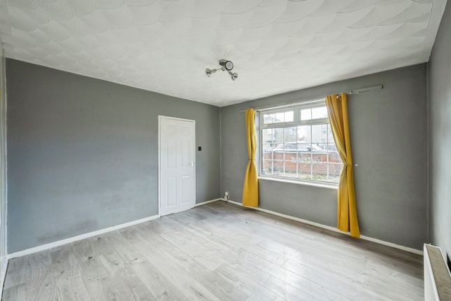 70, Chestnut Grove, Doncaster photo 2