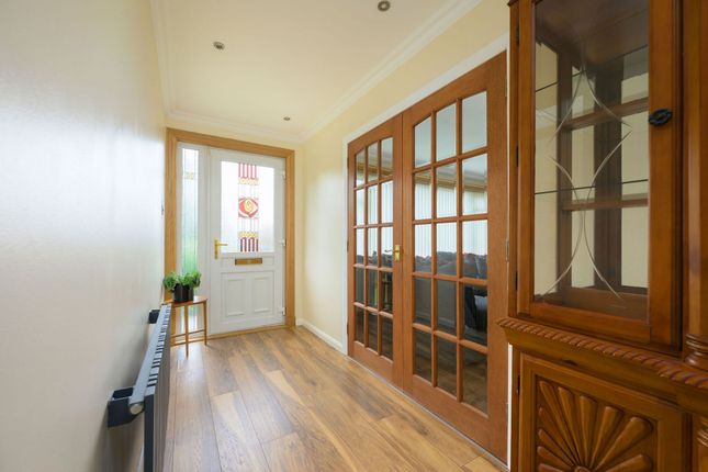 30 Woodmill Road, Dunfermline photo 2