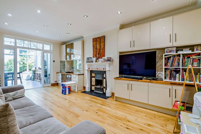 81, Love Lane, Pinner photo 3