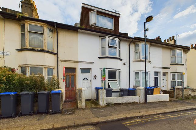 Flat to rent in Cross Street, Worthing