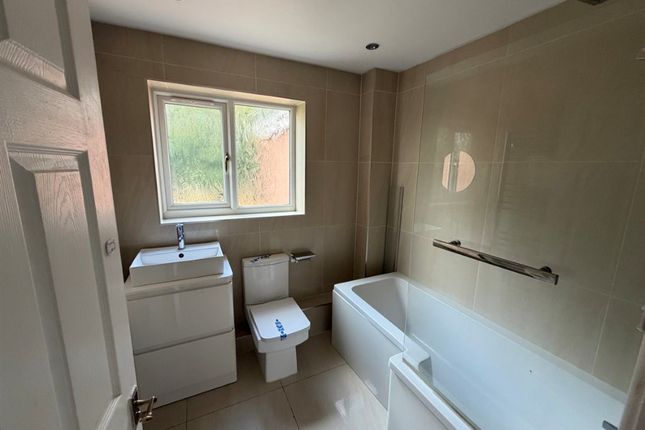 9, Lilacvale Way, COVENTRY photo 3