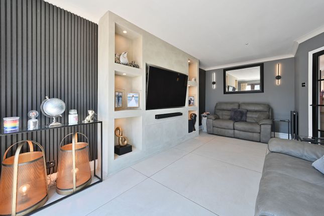 Westwick Place, Watford photo 4