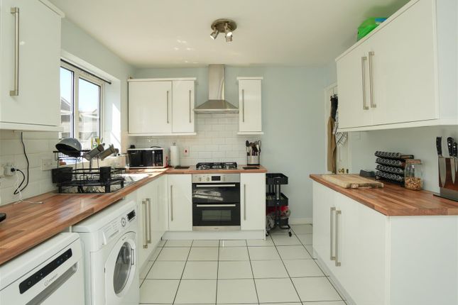 Rosecroft Way, York photo 3