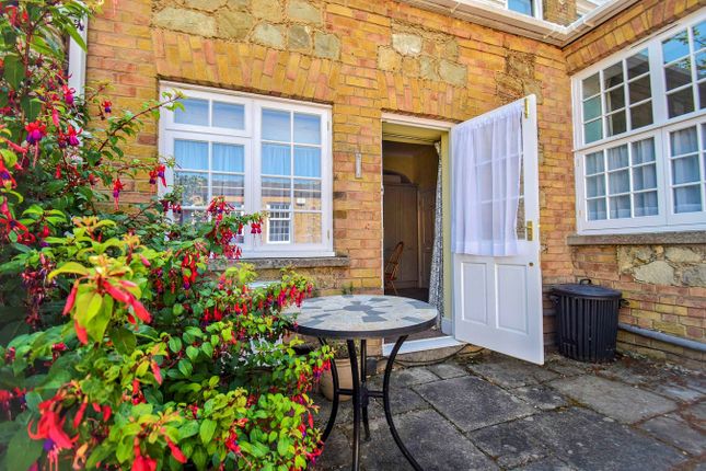 Flat A, Vine Lodge, Holly Bush Lane, Sevenoaks photo 5