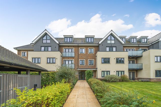 1-bed flat on Flat 46, Lansdowne Place, Institute Road, Maidenhead, £230,000