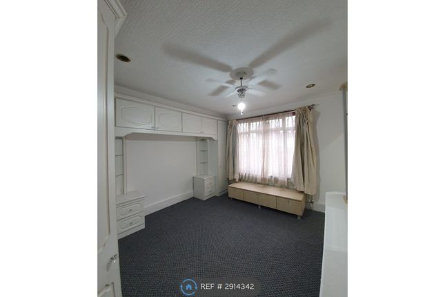 Caversham Avenue, London photo 2