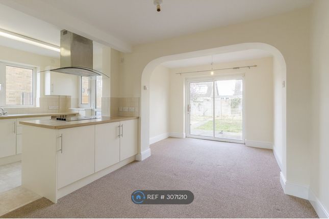 St Saviours Road, Kettering photo 5