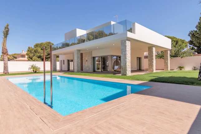 Thumbnail Villa for sale in Dehesa De Campoamor, Valencia, Spain