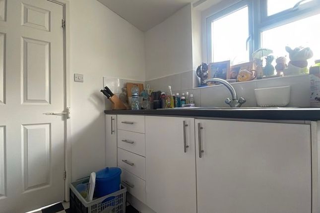 Flat to rent in Canterbury Street, Gillingham