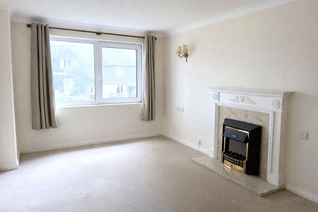 Flat 17, Redwood Manor,, Tanners Lane, Haslemere photo 3