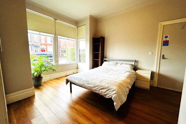 Room 1,, 9 Hesketh Avenue, Leeds photo 2