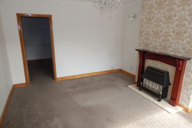 5 Lemans Drive, Dewsbury photo 2