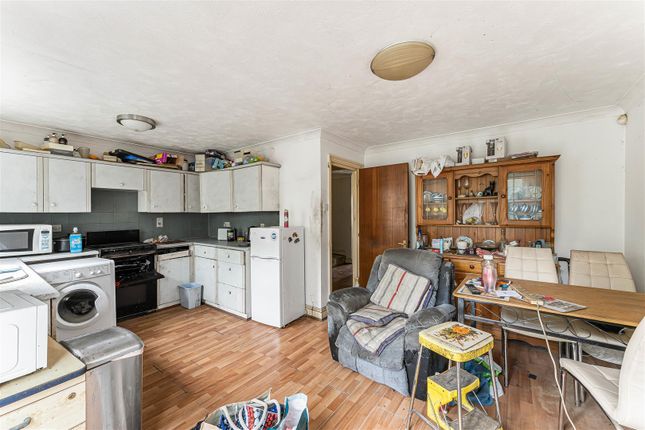 139, The Ridgeway, North Chingford photo 4