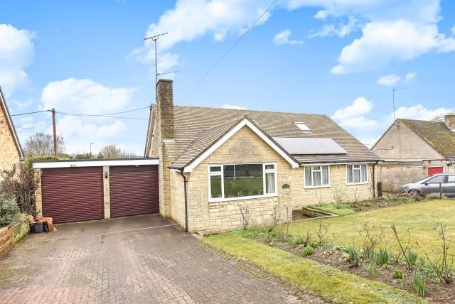 Thumbnail Detached bungalow to rent in Middle Barton, Oxfordshire