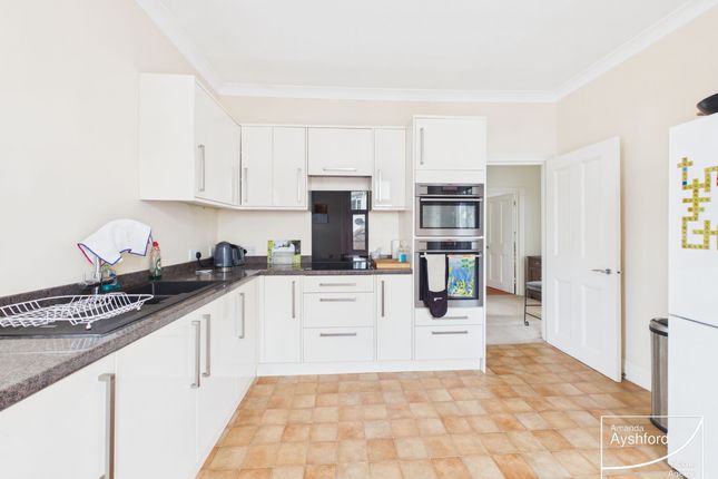 Top Flat, 36 Headland Park Road, Paignton photo 4