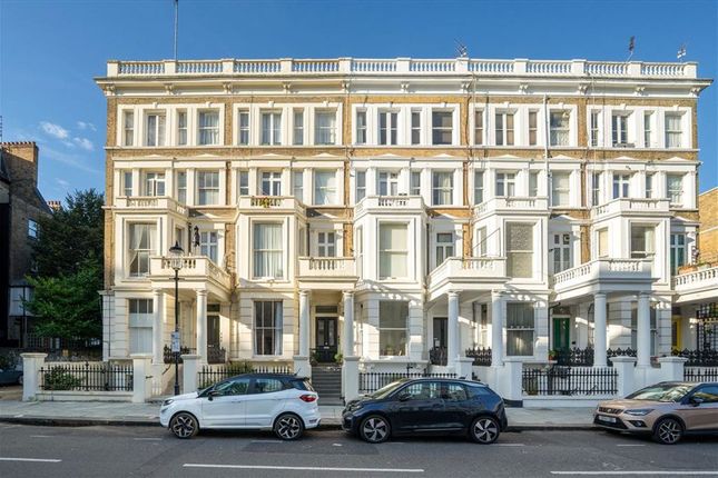 Studio studio on Flat 9, 3, Nevern Road, London, £300,000
